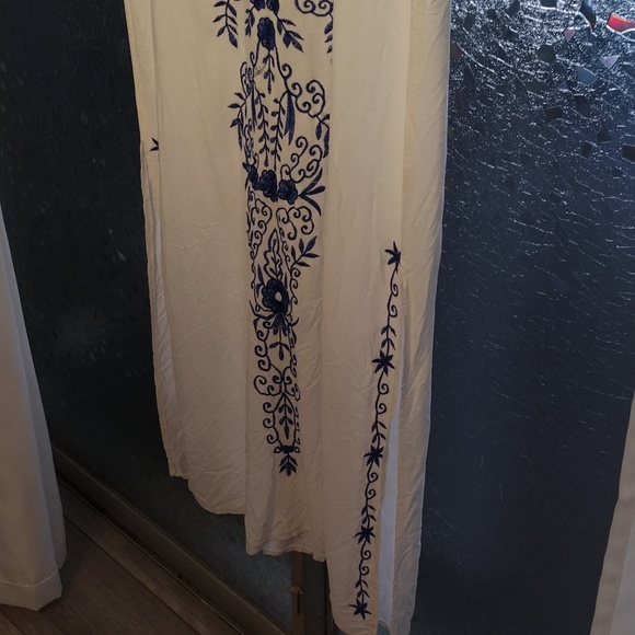 Embroidered Blue And White Cover Up - Picture 5 of 13